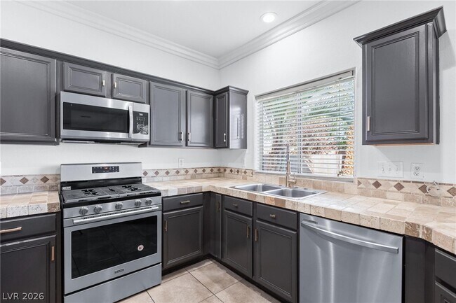 Building Photo - 10980 St Rafael St