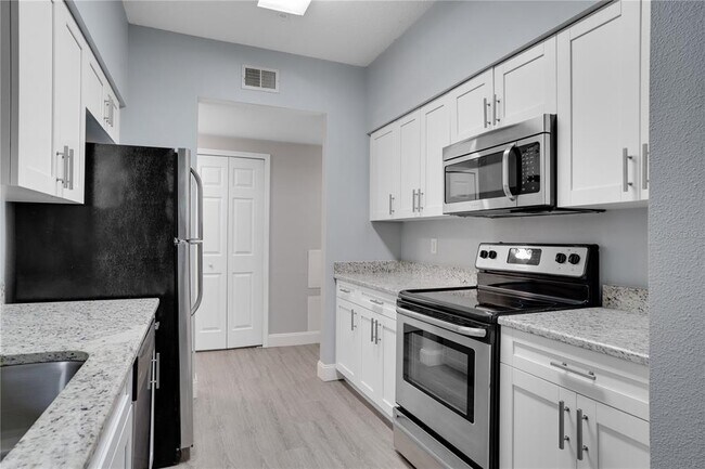 Building Photo - 1810 E Palm Ave