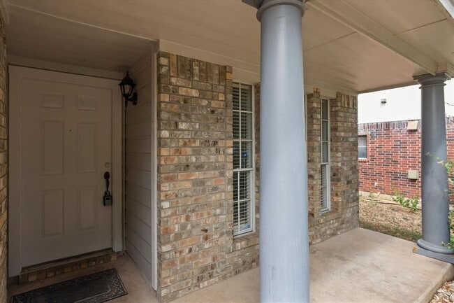 Building Photo - 909 Settlement Cove