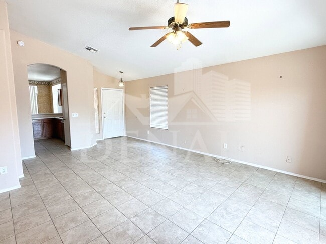 Building Photo - 5061 W Glenview Pl