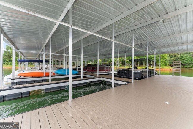 Building Photo - 151 S Pointe Dr