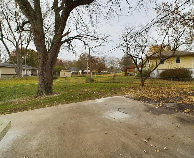 Building Photo - Spacious 4 Bed | 2 Bath Renovated Home!