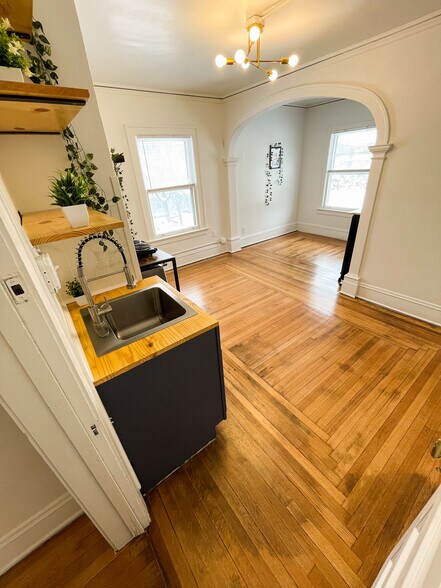 Building Photo - 3721 Cottage Grove Ave