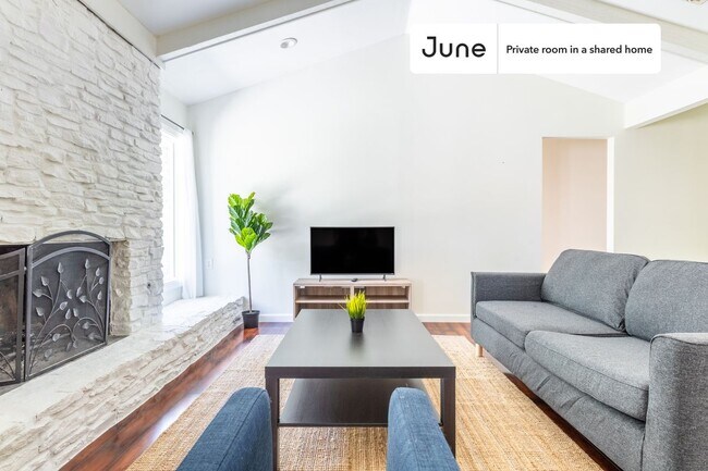 Building Photo - Room in Shared 4 bed/2 bath home