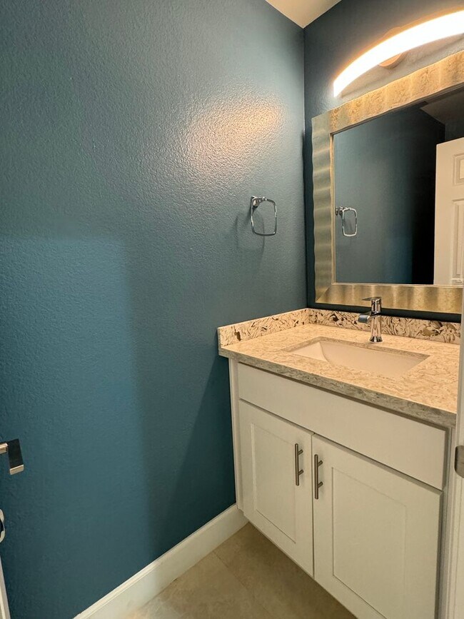 Building Photo - Summerlin North Community / Updated home 3...