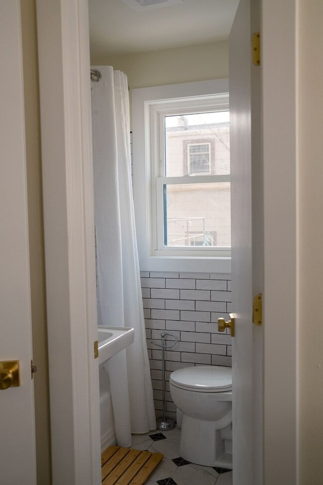 Building Photo - 179 W Wilson St