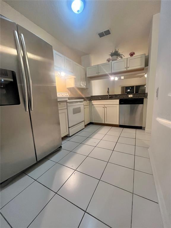 Building Photo - 1211 Kennewick Ct