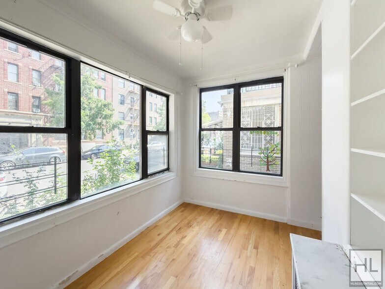 Building Photo - SULLIVAN PLACE / Renovated Full-Floor 1-Be...