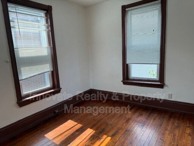 Building Photo - 4416 Locust St