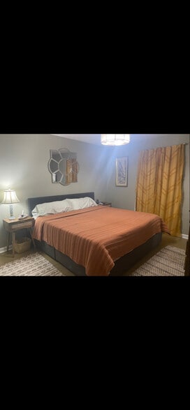 Building Photo - 815 W Rodney Dr