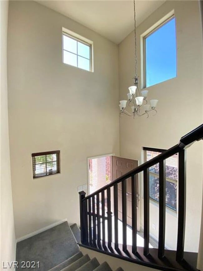 Building Photo - Modern Designed Home in a Cul-De-Sac within a Gated Southwest Community