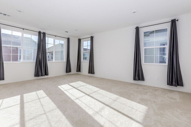 Building Photo - Stunning Executive Style Home in Fremont – Ardenwood Neighborhood!