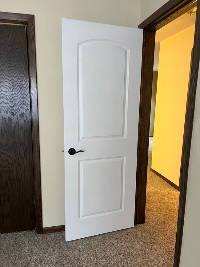 Building Photo - 616