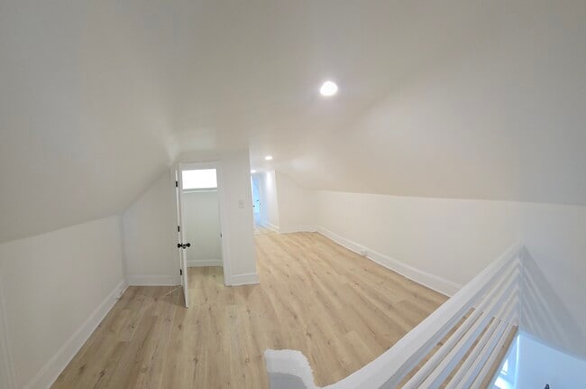 Building Photo - 225 N Main St