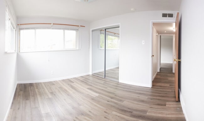 Building Photo - 5 S Big Bend Blvd