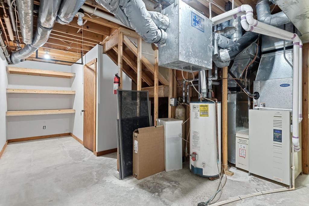Building Photo - 833 Tyrol Ln