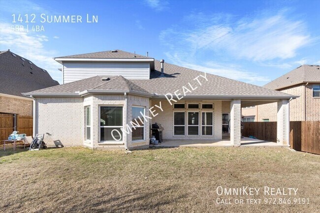 Building Photo - 1412 Summer Ln