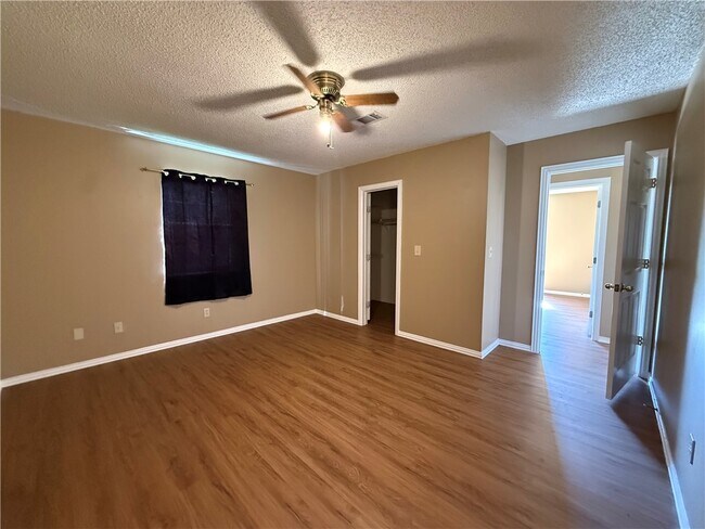 Building Photo - 2446 Ridgeway Loop