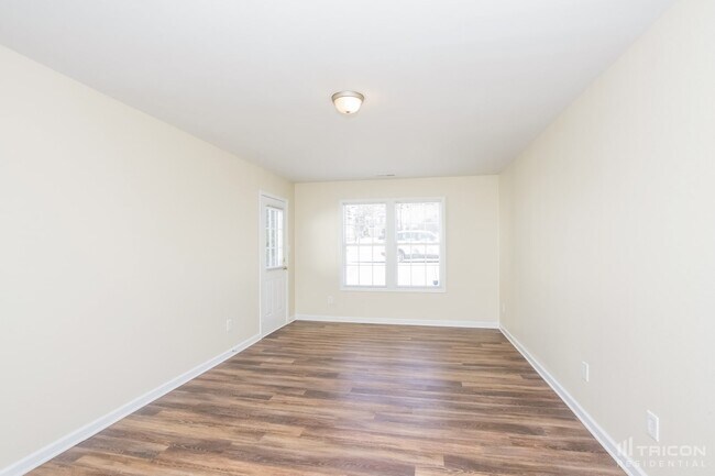 Building Photo - 10437 Hugue Way