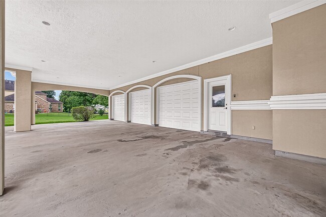 Building Photo - 4011 Westerdale Dr