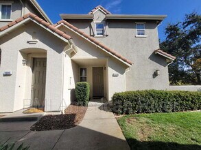 Building Photo - 3304 Esplanade Cir