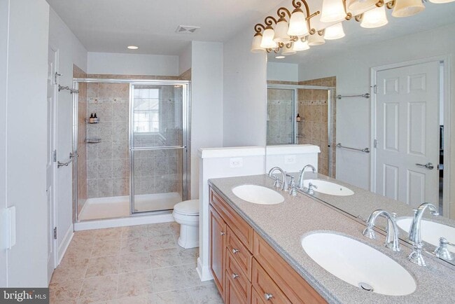 Building Photo - 14633 Weeburn Way