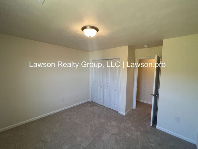Building Photo - Newer Construction in Vinton with Incredible Mountain Views and  Attached Garage