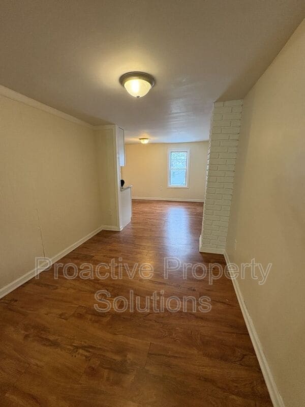 Building Photo - 850-850 Capouse Ave