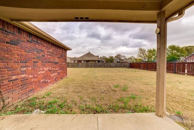 Building Photo - 3 Bed / 2 Bath in Collinsville!
