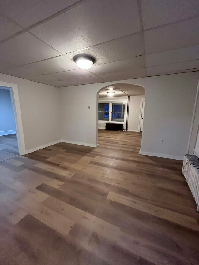 Building Photo - 114 N Thomas Ave