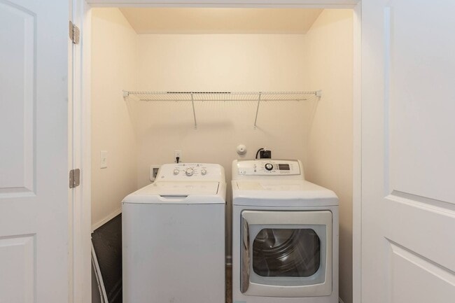 Building Photo - Move In Ready Lillington Home!