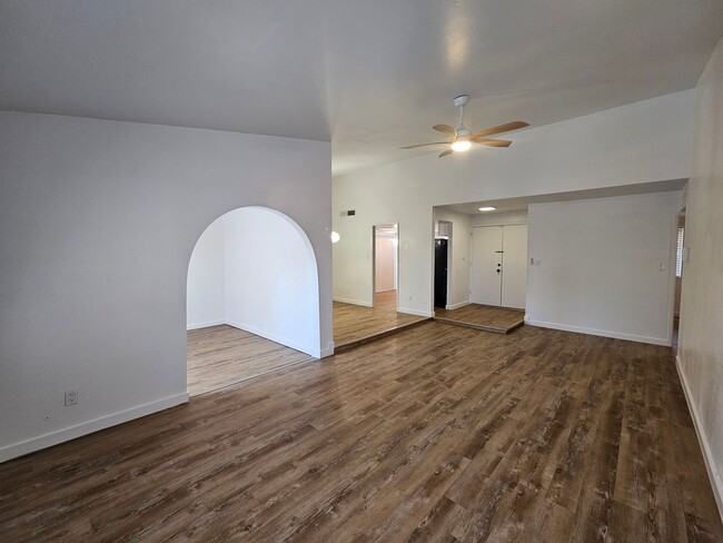 Building Photo - 3 bd with office -N. Phx - 1 story single ...