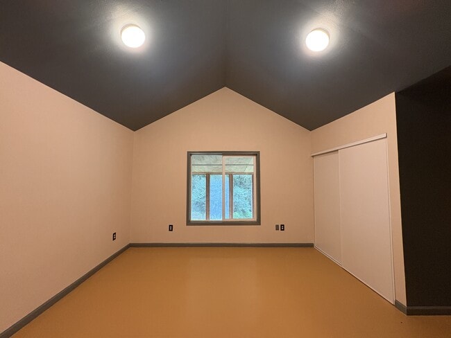 Building Photo - 4600 NW Cornell Rd