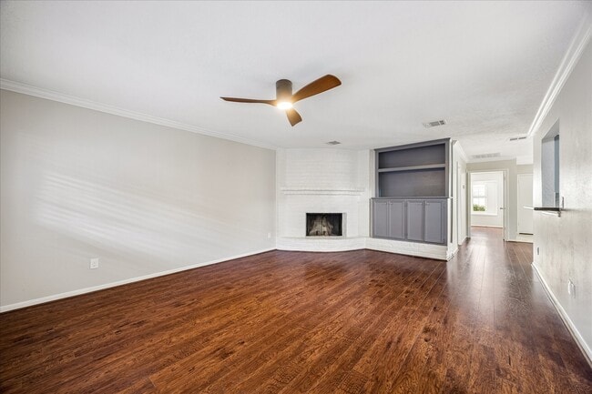 Building Photo - 727 Bunker Hill Rd