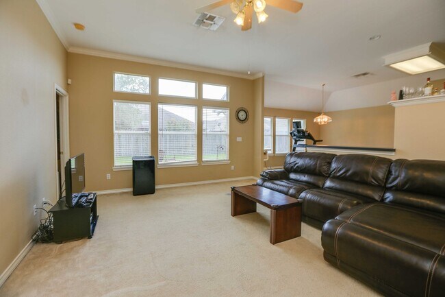 Building Photo - 5933 Brightwood Dr