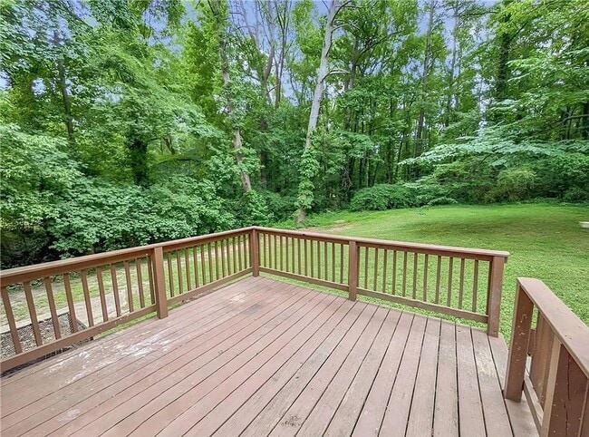 Building Photo - Charming Family Home | 3-4 Bedrooms | Large Yard | Convenient Location