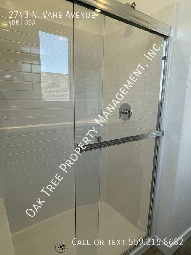 Building Photo - 2743 N Vahe Ave