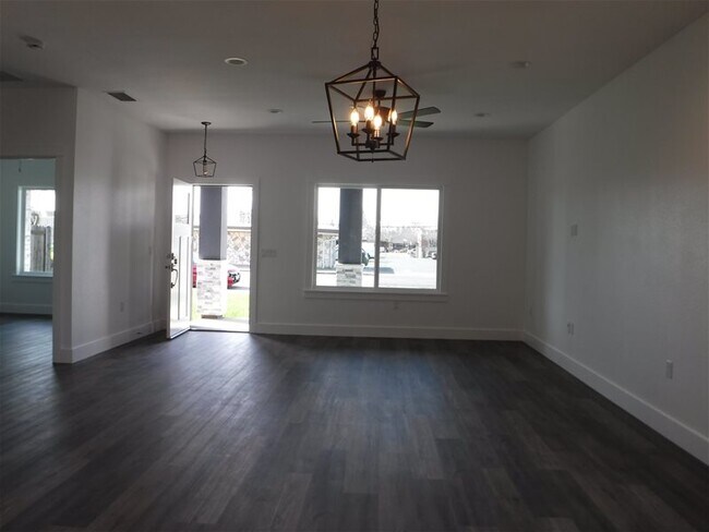 Building Photo - 813 Shasta St