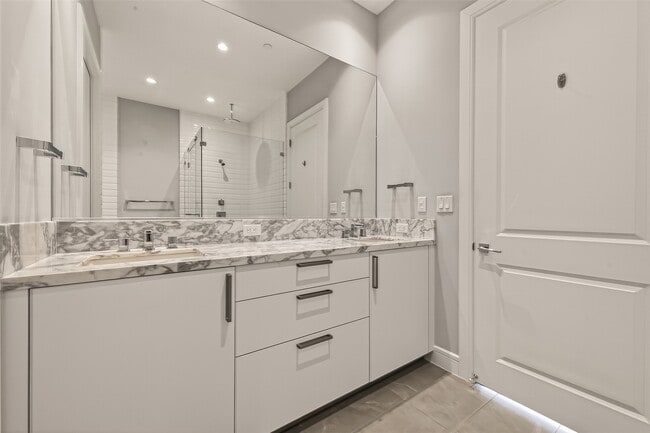 Building Photo - 4521 San Felipe St