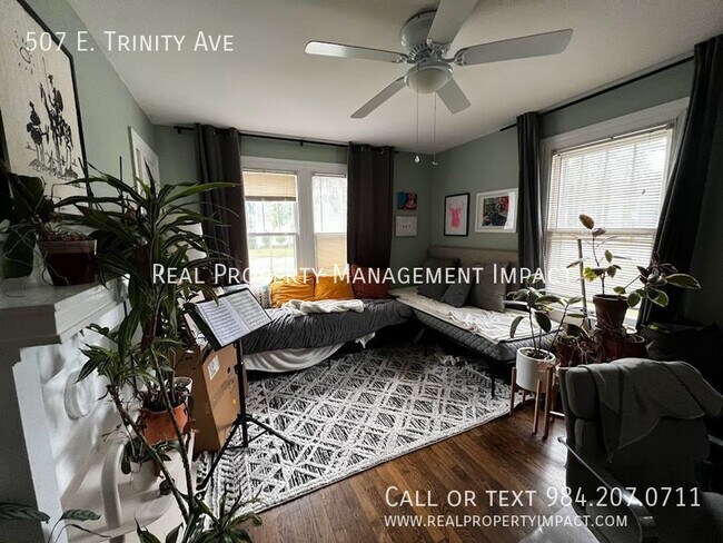 Building Photo - MOVE IN SPECIAL:  $200 OFF RENT Renovated,...