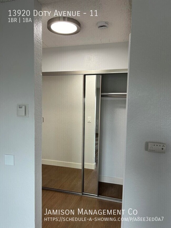 Building Photo - 13920 Doty Ave