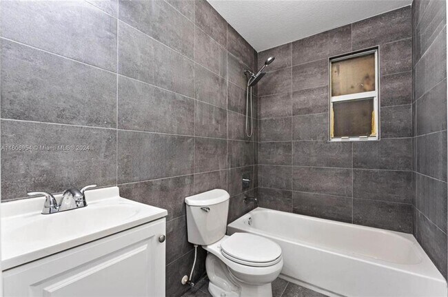 Building Photo - 798 NW 70th St