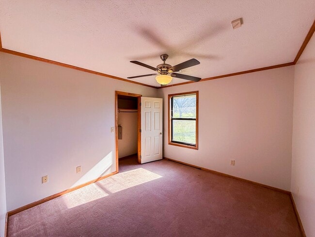 Building Photo - Newly repainted 3-bedroom, 2-bath home