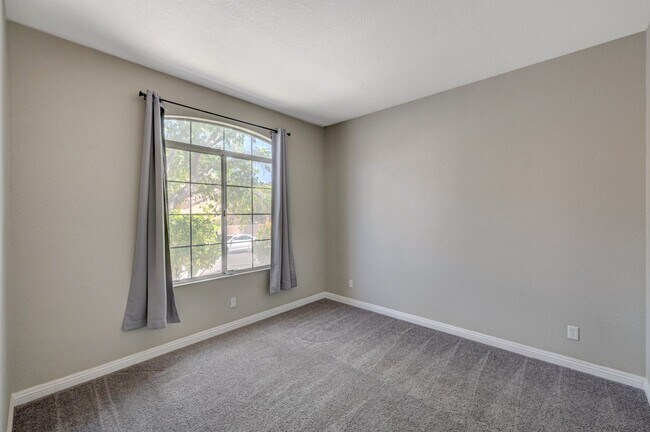 Building Photo - One-of-A-Kind 2 Story, 3 Bedroom with 3 Full Baths Home in the Heart of Summerlin!