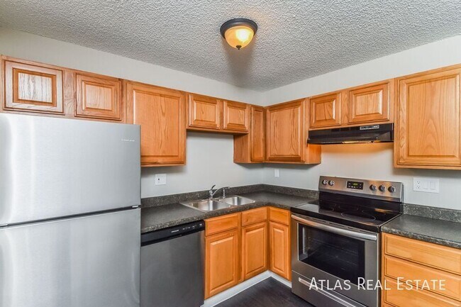 Building Photo - 4885 Artistic Cir