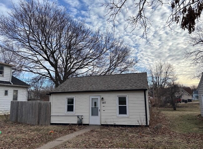 Building Photo - 1417 43rd St