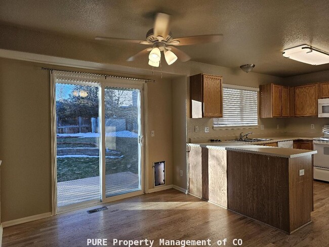 Building Photo - 2-story home with finished basement! 2-car garage!