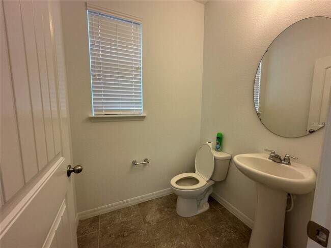 Building Photo - 2445 Beacon Landing Cir