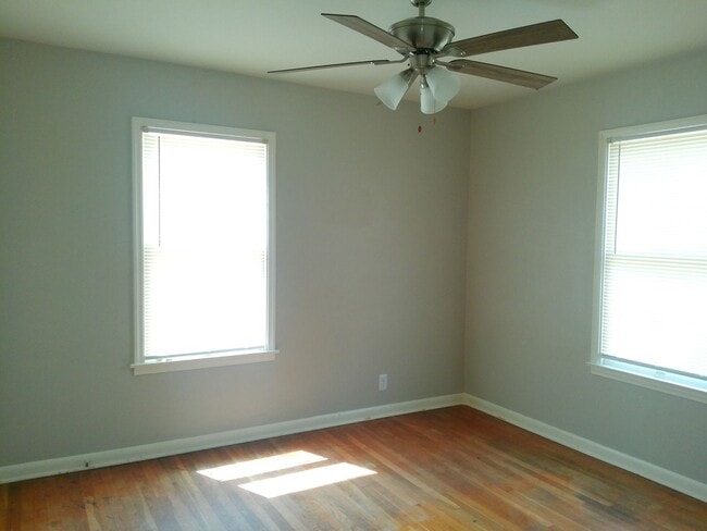 Building Photo - 4526 Franklin Dr