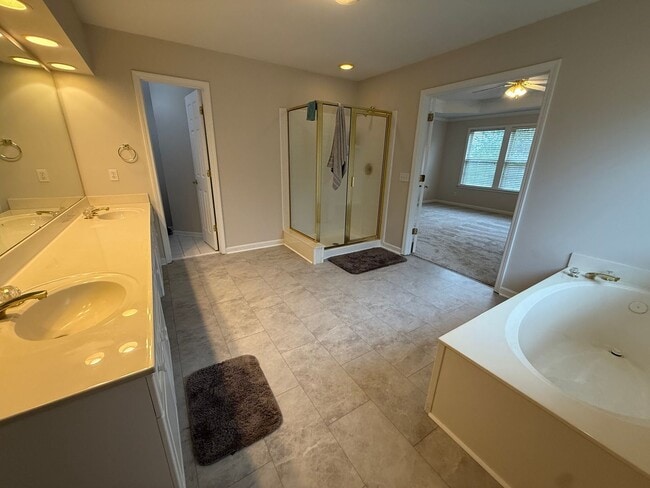 Building Photo - Charming Cul-de-Sac Living in the Heart of Greer